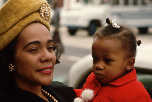 lostinurbanism: Coretta Scott King and her daughter, Bernice by Flip Schulke (1964)