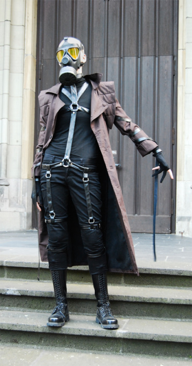 vanhir:Psycho Mantis Cosplay by arok318OH HEY.Costume made by ren, worn (very well) by wachtel. 