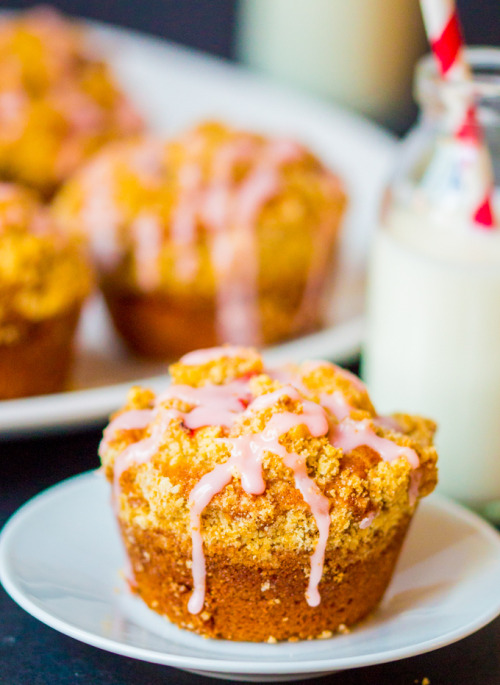 confectionerybliss:Strawberry Streusel Cupcakes | Kitchen Sanctuary
