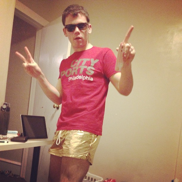 nylonshortsen:  even more gold shorts!