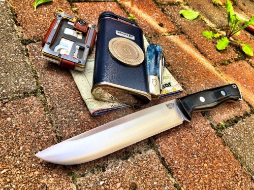 Today’s gear: Bark River Bravo II, Northwoods Blue Bone Barlow, Stanley Hip Flask, Trayvax Con