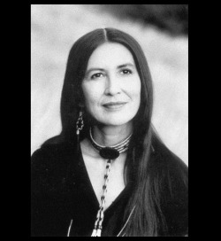 nativeamericannews:  Hulleah J. Tsinhnahjinnie ~ Diné/Seminole/Muscogee Background Hulleah J. Tsinhnahjinnie was born into the Bear and Raccoon Clans of the Seminole and Muscogee Nations and born for the Tsinajinnie Clan of the Navajo Nation, as her
