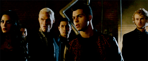 alecligthswood:  even simon, a vampire, is team werewolves 