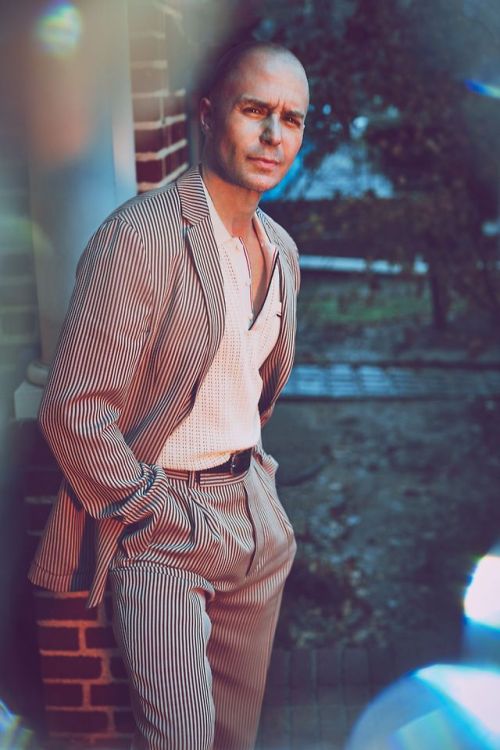 Sam Rockwell, photographed by Guy Aroch for Esquire Italia, Jan 2019.
