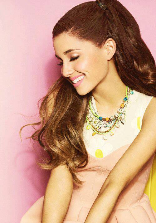 swagzilla4eva:  Ariana G. one of the PRETTIEST girls out there 