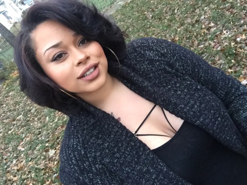gawdofdopeshit:  keepit8-m0rethan92:  lostwithinmyownreality:  pimpbyblood06:  So pretty 😩  Wow  😻😻  She pretty as hell 