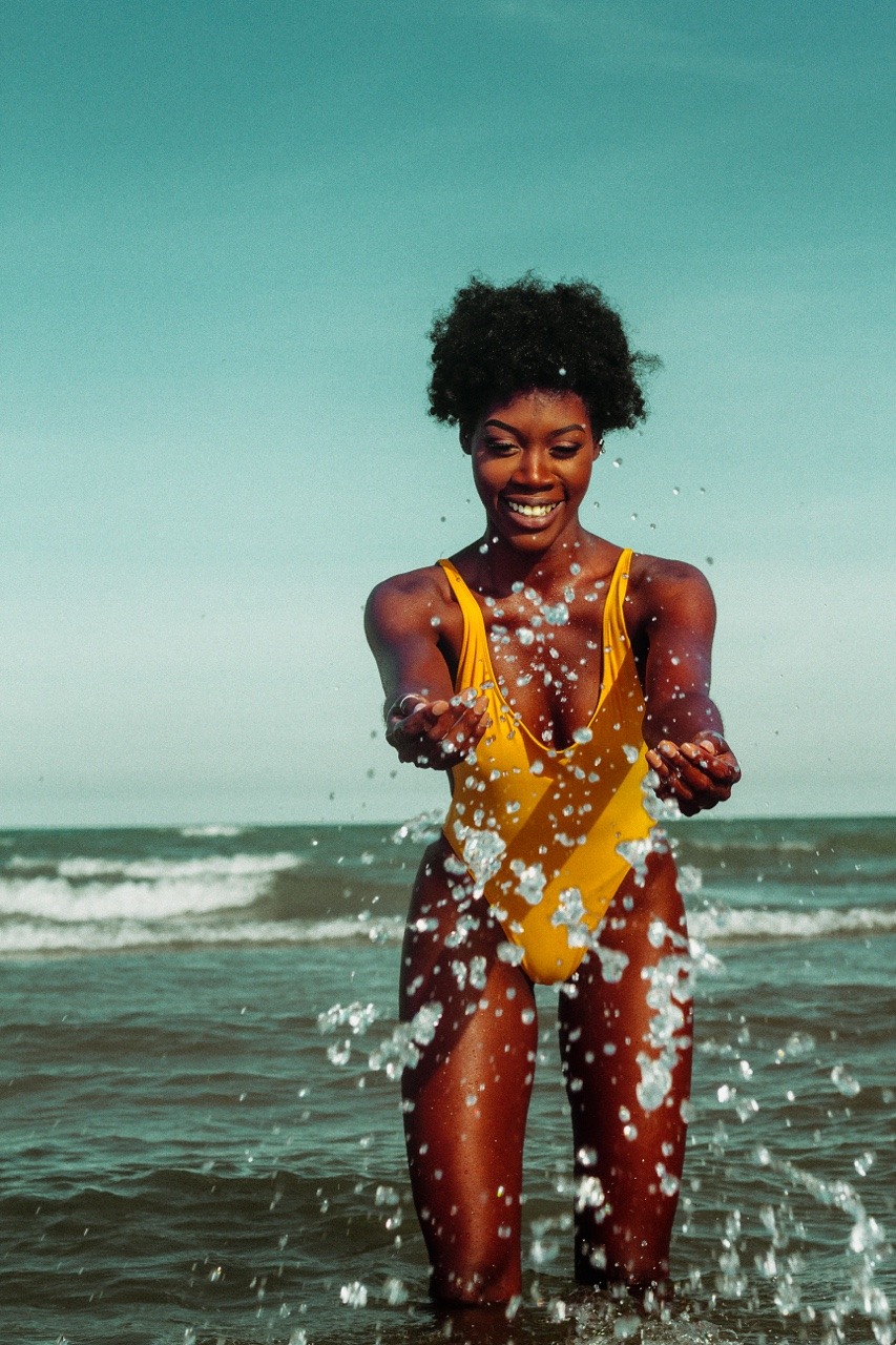 inksartist: blackfashion:  Black skin love!   💙✊🏾 @xvintageamor  😍😍🙌🏾🙌🏾