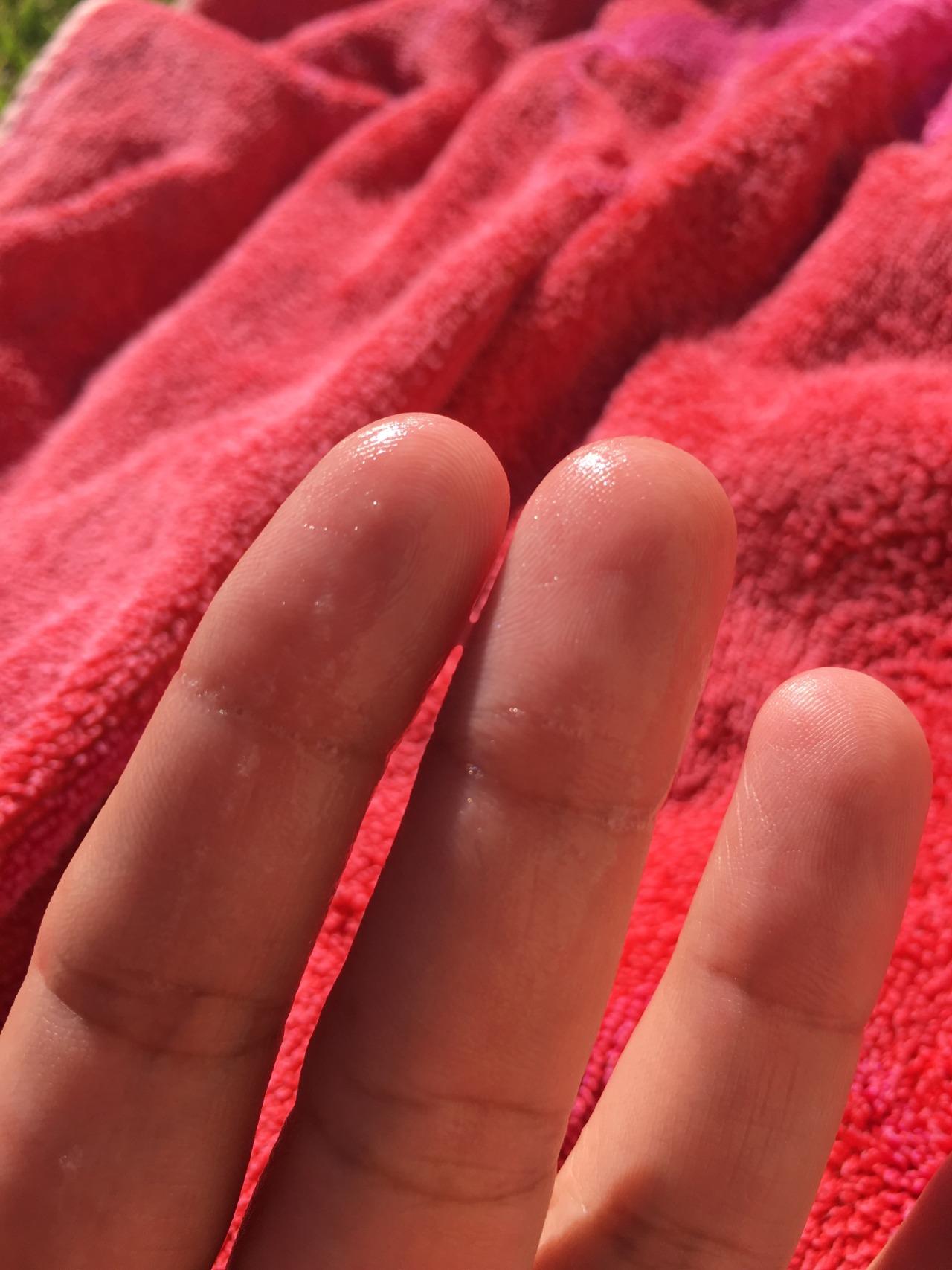jkfuntimes:  Then I enjoyed a lay in the sun by the pool. The sun felt so good on