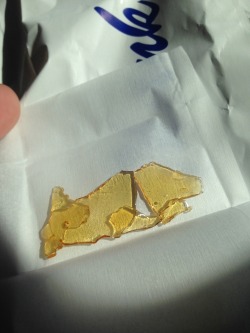 brndns-baked:  aceuhhspades:  d9 the truth live resin by stuck up  So clear!!