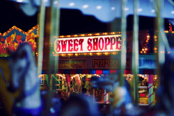 rattleyourcage:  cybertronian:  I love going to creepy carnivals just to look at the lights. Flickr   I don’t like carnivals