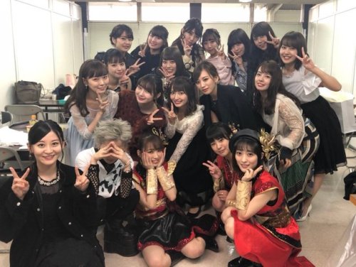 Such a lovely thing that 1st gen came to Sayanee’s graduation concert!! (Plus got precious Momoka to