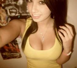 dirtysmallteens:  Taking a selfie  Keep posting