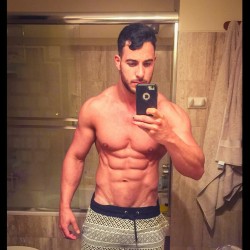 hombresuniversales:  Eyal berkover 😍😋😋