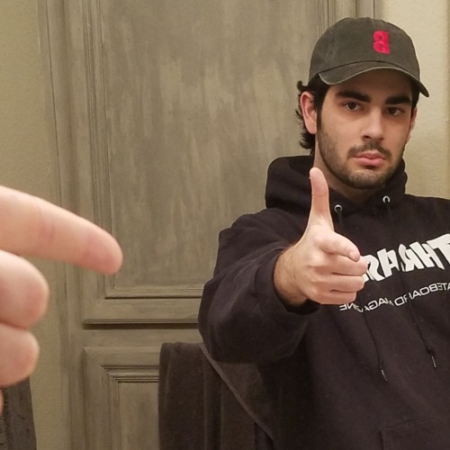 moscowdiscow:  I fucked up this jojo pose photo and accidentally let my hand creep into the frame but in retrospect the perspective trickery is off the hook
