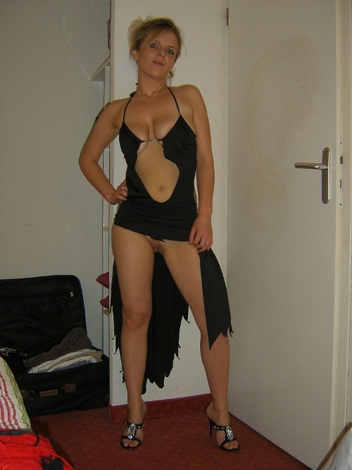 postnaked:      Like beautiful women? They need to be seen. http://postnaked.tumblr.com/ 