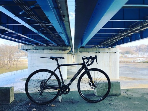 gryps-pista: 今シーズンのCXレースも来週が最終戦。 最後の練習を終えて、この練習場所ともしばらくはお別れ。 また来シーズンもよろしく。 #rockhandsview #cyclocros