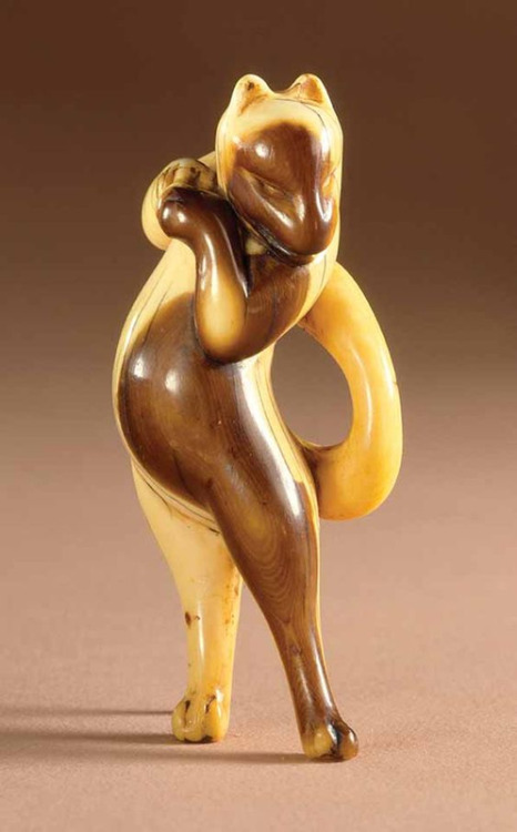 Songstarliner: Dancing Fox, Netsuke, Edo Period, 18Th Century, Ivory With  Staining,