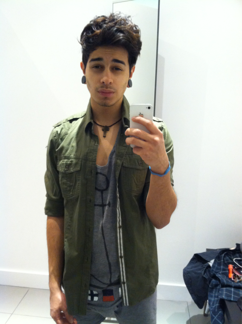 officialcuteboys:  http://fleethescene.tumblr.com 