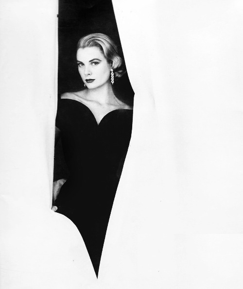 hollywoodlady:  Grace Kelly photographed by Howell Conant, 1950s