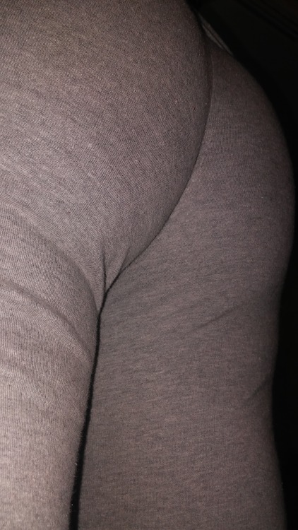 klrspussy: Shots of my bum in gray sweatpants by request!  Hope you like them sweetie!All photo