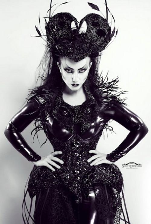 victorian-goth:Victorian goth victorian-goth.tumblr.com/