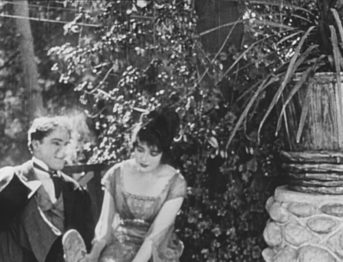 oldfilmsflicker:Caught in a Cabaret, 1914 (dir. Mabel Normand)