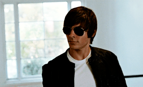 madscline:GET TO KNOW ME: my ultimate comfort movies [ 3/15 ] ♥︎ 17 again ( 2009 ), dir. by burr ste
