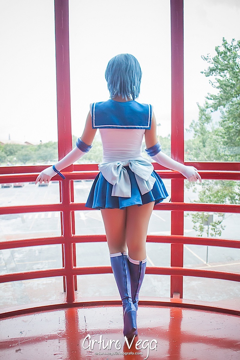 juban-district:  arturovega:  Sailor Mercury  cosplayer: Daniela 