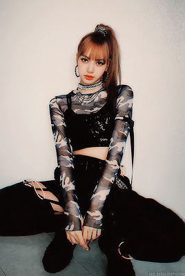 blinkbpink:   HIT YOU WITH THAT DDU-DU DDU-DU DDU!!!!