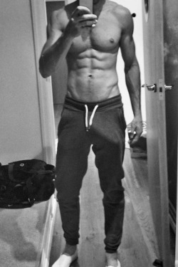 longbulge:  bulge, big bulge, men bulge,