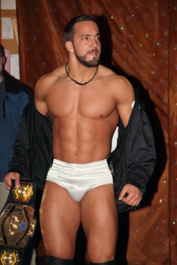 piledriveu:  tony fuckin nese…..what a