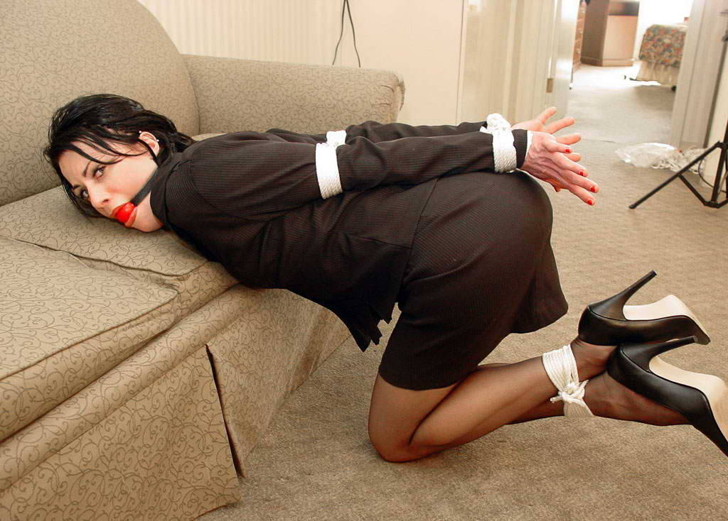 sensualhumiliation:  This is the real best look that a business lady could show…