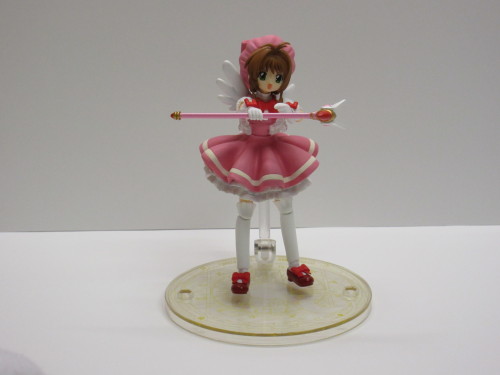 thecardcaptormuseum:  Just playing around with my new figure. I can see why people like these, though I can’t imagine owning a lot of them. It takes so long to lock the pieces in and out. Maybe I’m just being too delicate.