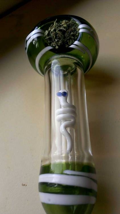 turnoffyour-mind:  wanna-toke:  livefasttdropdeadd:  weshouldsmokeaboutit:  I need a name! Helppp!!  Dope pipe   Slitherin  ^^ Slytherin would be perfect