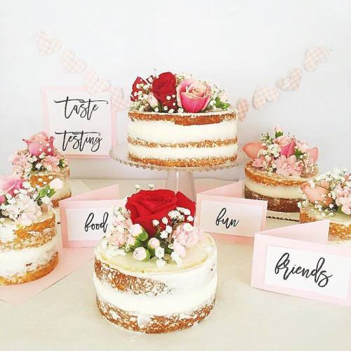These cakes by @sprinkle.a.smile look divine! . . . #weddingcake #secretweddingblog #weddinginspirat