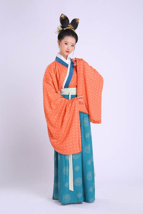 hanfugallery: Traditional Chinese hanfu in Tang dynasty style by 重回汉唐