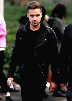 andycouleurs:  Liam + that leather jacket 