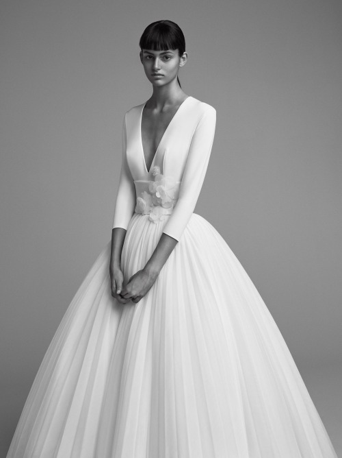 designerbridalroom:Viktor &amp; Rolf | This elegant princess ball gown features a tailored crepe