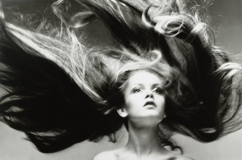 Porn Pics jimlovesart:  Richard Avedon - Twiggy, hair