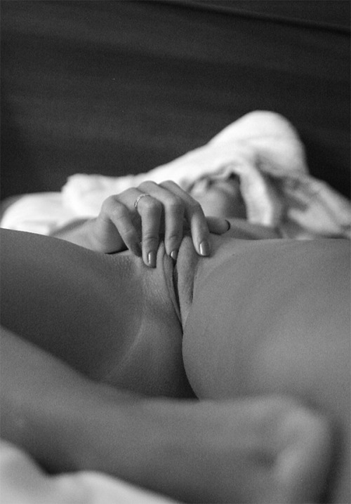 twominuses:  black and white version of “after bath relaxation”. Which version you prefer?