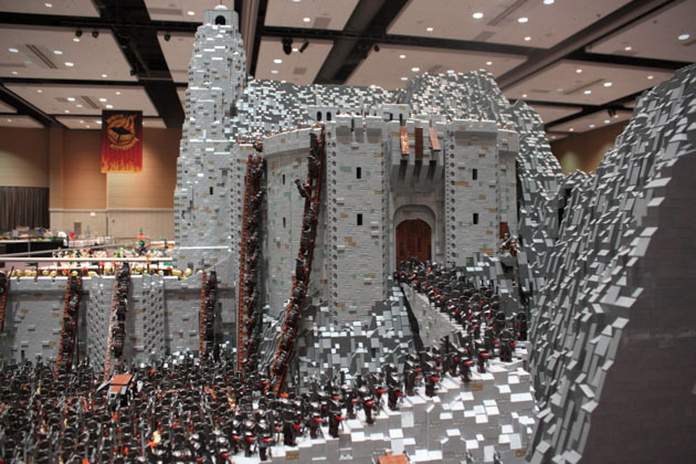 brain-food:  The Battle of Helm’s Deep already has its own official LEGO version,