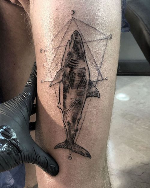 🌙 🦈 sicilian session, the shark and the moon on my brother, was a while… 🙏🏼thank you Giacomo #ink #illustration #art #blackandgrey #drawing #tattoo #tattooed #artwork #blackworkers #sketch #illustrate #design #illustrations #sketching #moon #shark...