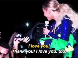 gleaux:  thequeenbey:That time a stan almost dragged Beyonce to her death and she