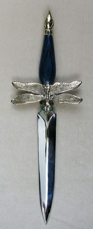 the-evil-twin:Dragonfly Dagger