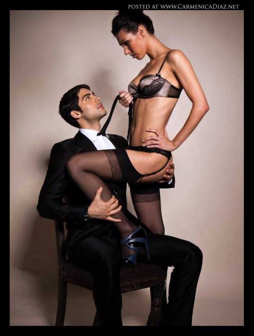 carmenicadiaz:Have no information regarding models or photographer but this photograph has been used on many romance ebooks and traditional books for quite a while.