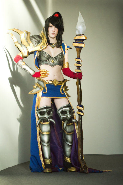 cosgeek:  Wizard (from Diablo III) by Laura Jansen (EmilyRosa) 