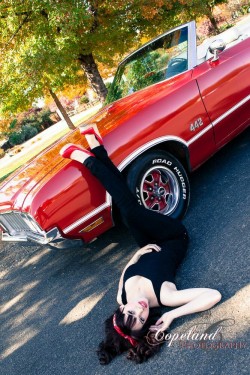 backyardgarage:  I’ve fallen and can’t get up!! can someone please help the girl up?!