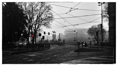 Find the #subway. #milano #milan #cairoli #fog (presso Piazza Cairoli)