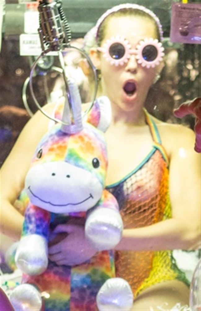 worlds-sexiest-women:Miley Cyrus