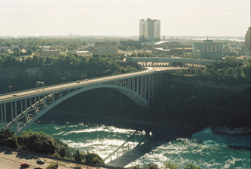 Niagara Falls Canada side — Room with view 3, the american border